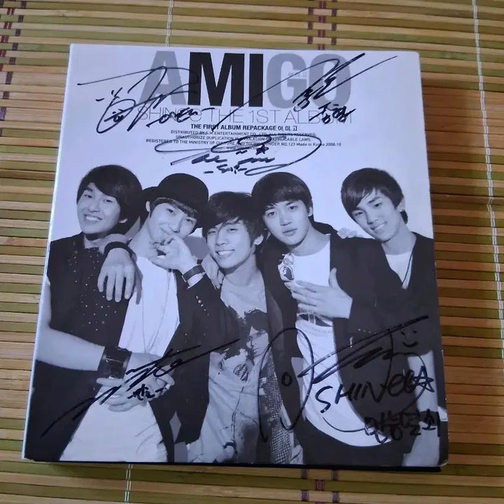[BUNJANG] SHINee Amigo 1st Repackage Album Signed Edition / 샤이니 아미고 1집  친필 싸인반 앨범