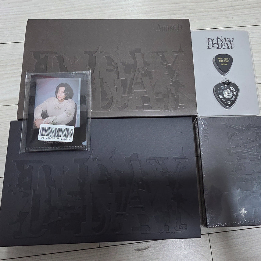[BUNJANG] BTS Suga D-DAY Album &amp; Other Pic MD Bundle Set / 방탄소년단 BTS 슈가 D-DAY 앨범 및 기타피크 MD