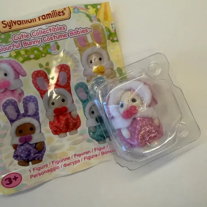 [BUNJANG] Sylvanian Families 40th Anniversary Flora Rabbit Pink Sealed / 실바니안 40주년 토끼 핑크 미개봉