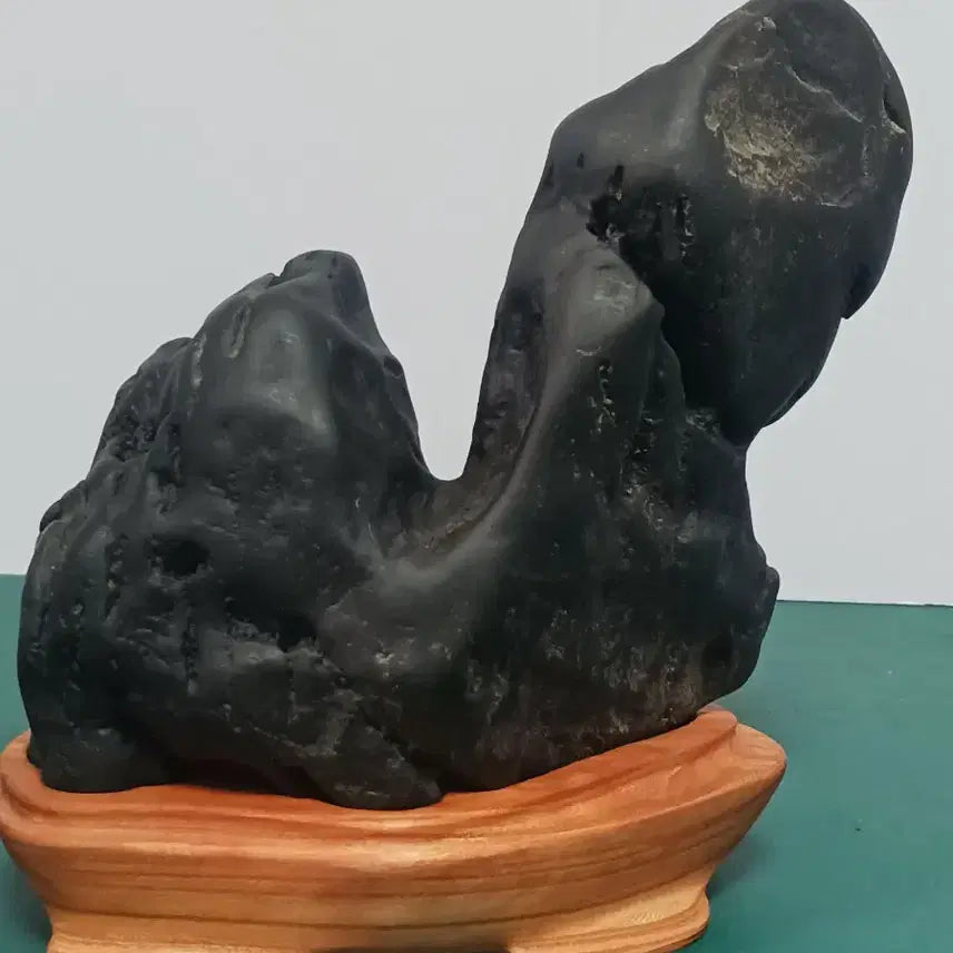 [BUNJANG] Namhangang Twin Peaks Rock Display with Gwae Wood Base / 수석(남한강)