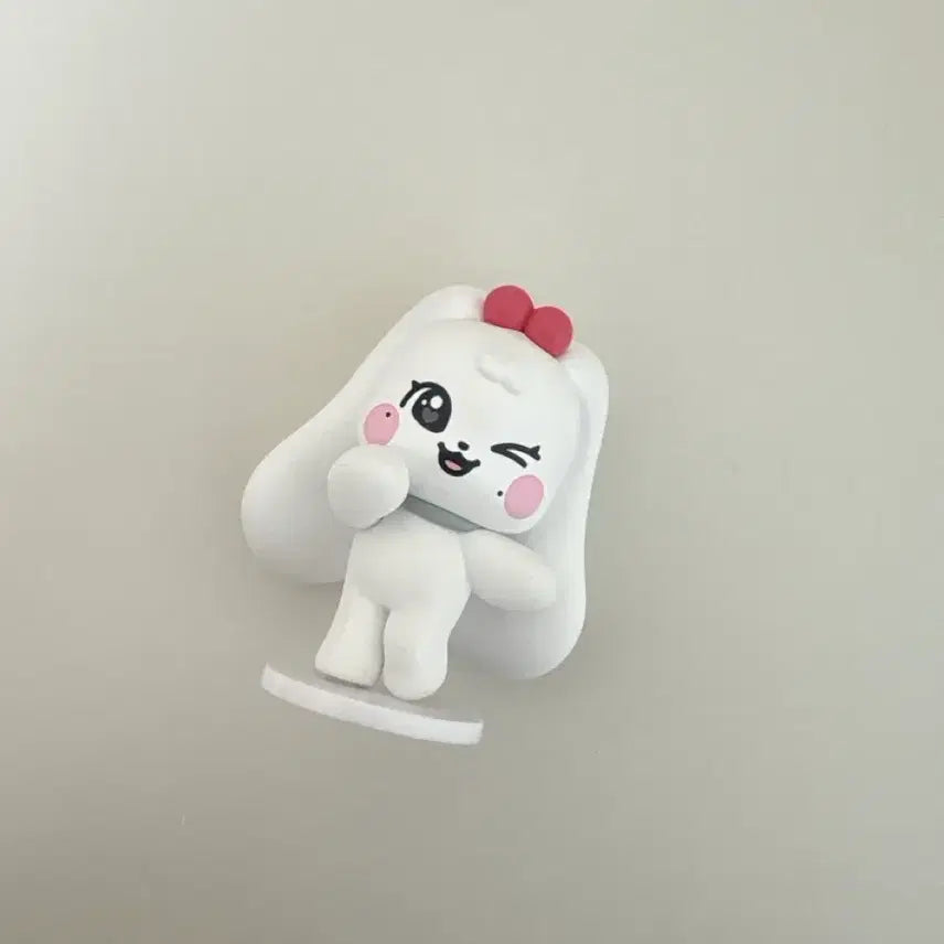 [BUNJANG] IVE MiniB Cherry Figure / 아이브 미니브 체리 피규어