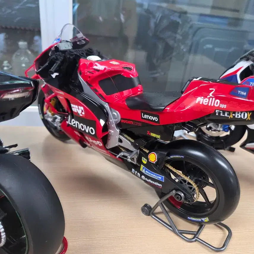 [BUNJANG] Ducati Panigale V4S Figure (1/6, 1/7 Scale) / 파니갈레 v4s 피규어