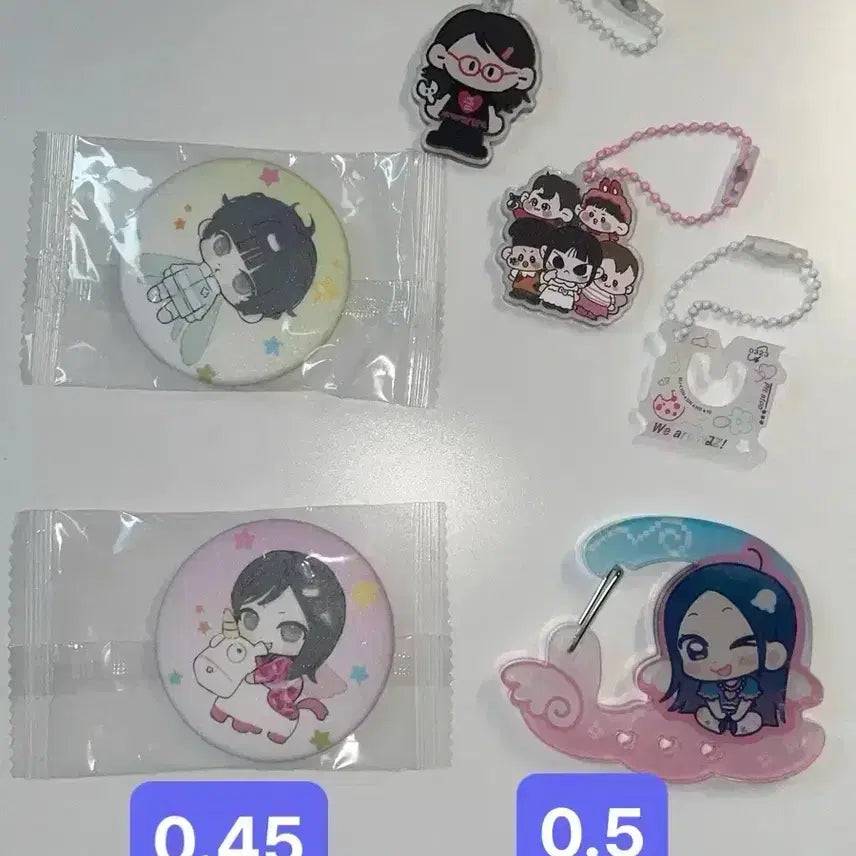 [BUNJANG] NewJeans Hanni Birthday Cafe Goods Pin Button, Keyring, Carabiner Set / 뉴진스 하니 생카 굿즈 판매