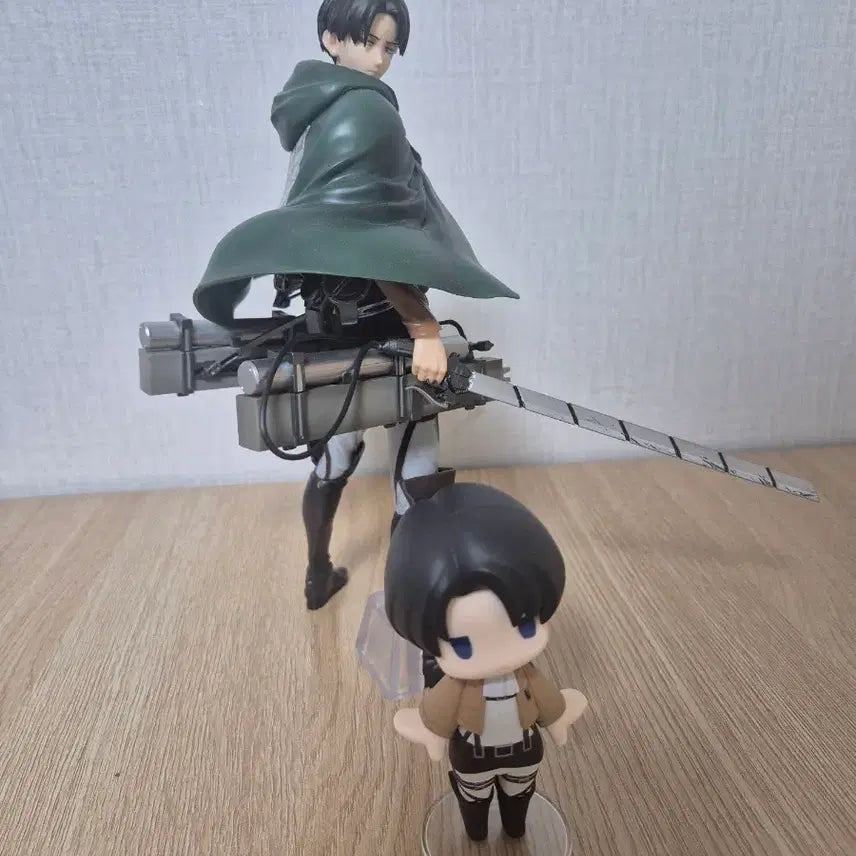 [BUNJANG] Attack on Titan Levi 2 Types Figure Set / 진격의 거인 리바이 피규어 2종 세트