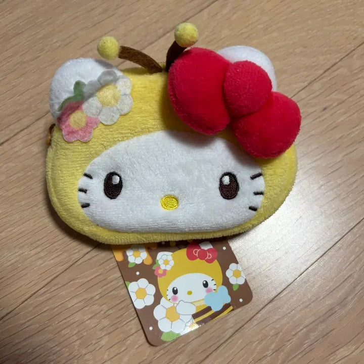 [BUNJANG] Hello Kitty Honeybee Series Coin Card Holder Mascot / 헬로키티 꿀벌 시리즈 동전 카드지갑 마스코트