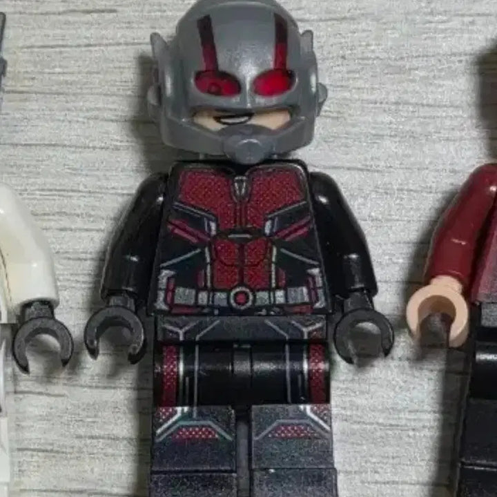 [BUNJANG] LEGO Marvel Minifigures 76109 Ant-Man / 레고 마블 미니피규어 76109 앤트맨