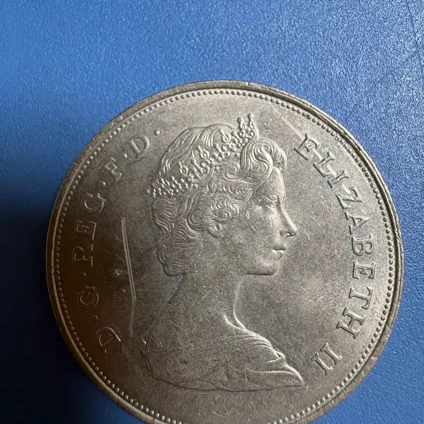 [BUNJANG] Queen Elizabeth II United Kingdom Wedding Commemorative Coin / 엘리자베스 2세 영국 결혼기념주화