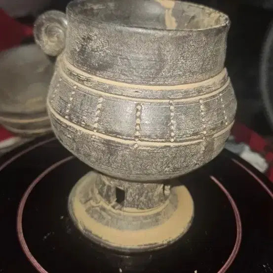 [BUNJANG] Modern Reproduction Pottery Cup with Spiral Handle and Pierced Foot / 와권형 손잡이 굽다리 토기잔.현대 재현 공예품 높이 12cm