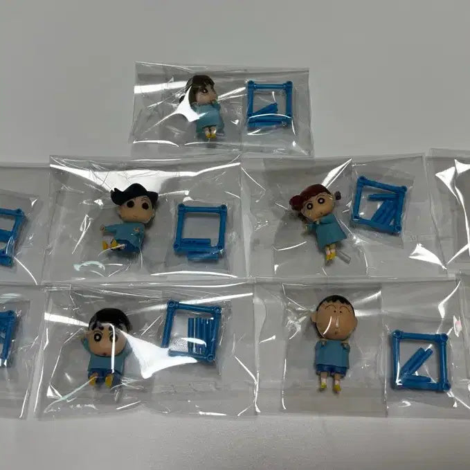 [BUNJANG] Crayon Shin-chan Jungle Gym Figure Gacha Full Set (9 types, includes Choro-Choro) / 짱구 정글짐 피규어 가챠 히든 초롱이 포함 9종 풀세트