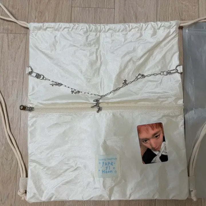 [BUNJANG] Park Jihoon String Bag / (원가.포카포함) 박지훈 스트링백 가방 엠디 같은자리