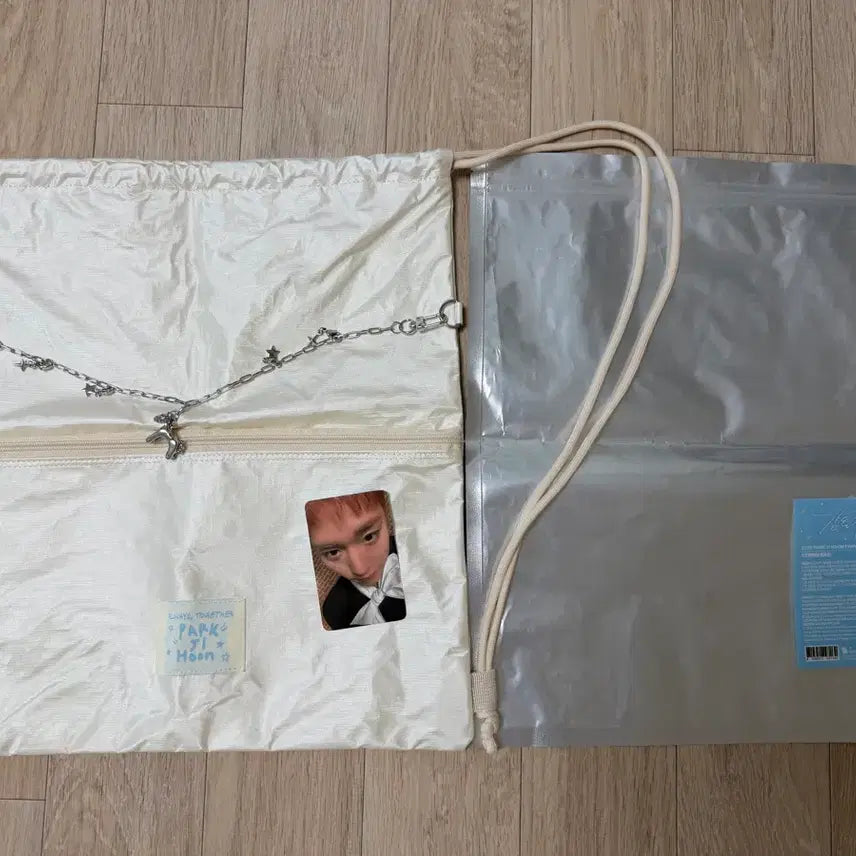[BUNJANG] Park Jihoon String Bag / (원가.포카포함) 박지훈 스트링백 가방 엠디 같은자리