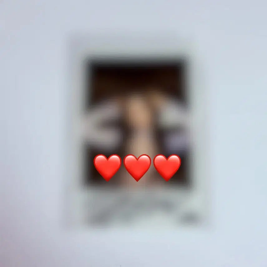 [BUNJANG] Artemis Haesl Signed Polaroids Photocard / 아르테미스 하슬 싸폴 싸인 폴라로이드
