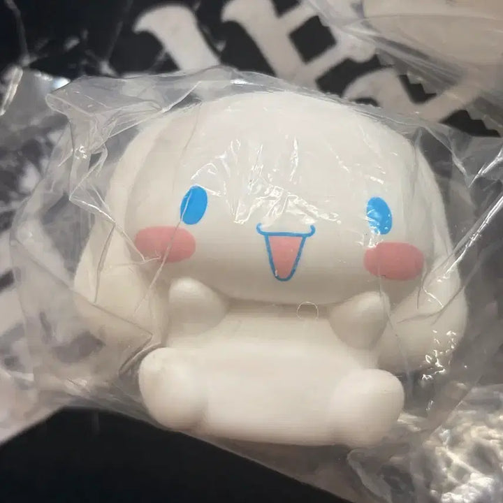 [BUNJANG] Sanrio Cinnamoroll Squeeze Figure (Sealed) / (미개봉) 산리오 시나모롤 스퀴시 피규어