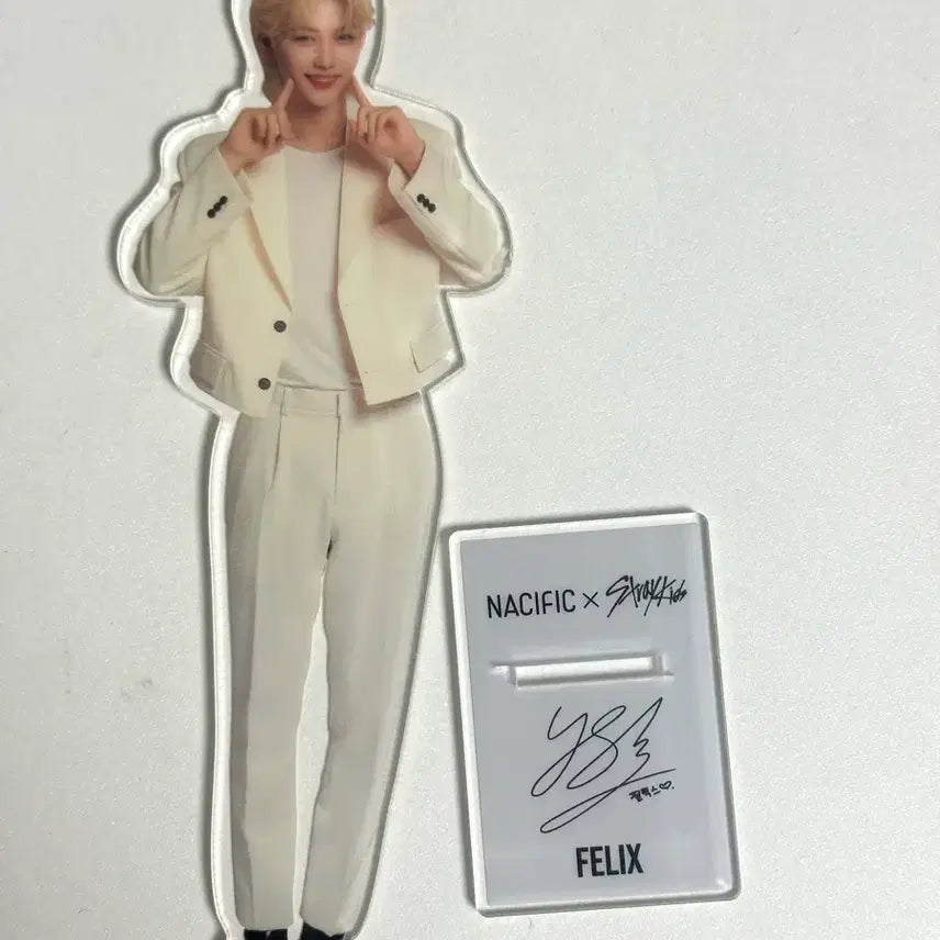 [BUNJANG] Stray Kids Felix Acryl Stand Nesipic / 스키즈 스트레이키즈 필릭스 아크릴 스탠드 네시픽