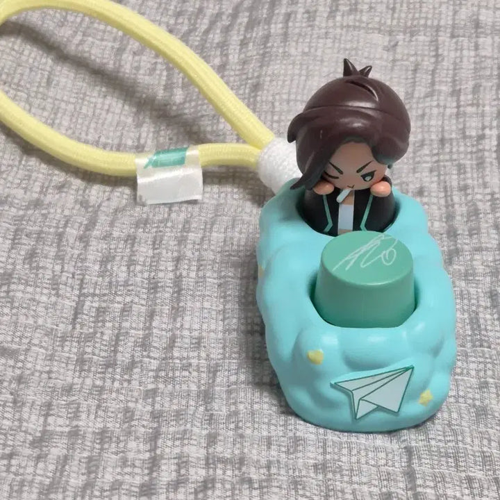 [BUNJANG] A Stage (A.ST) Hyuna Keycap Keychain + Mini Can Badge Bundle Set / 에일리언 스테이지 에이스테 현아 키캡키링+미니 캔뱃지 일괄