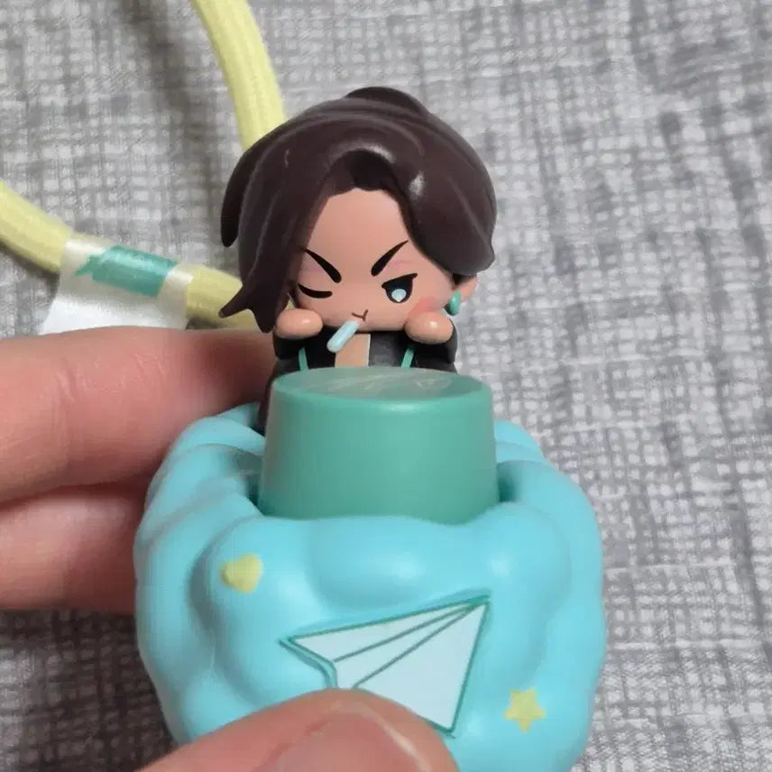 [BUNJANG] A Stage (A.ST) Hyuna Keycap Keychain + Mini Can Badge Bundle Set / 에일리언 스테이지 에이스테 현아 키캡키링+미니 캔뱃지 일괄
