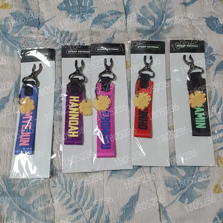 [BUNJANG] PLAVE 6th Summer Strap Keychain Name Tag Bundle Set / 플레이브 여섯번째여름 스트랩키링 명찰