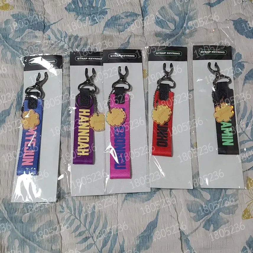 [BUNJANG] PLAVE 6th Summer Strap Keychain Name Tag Bundle Set / 플레이브 여섯번째여름 스트랩키링 명찰