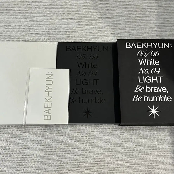 [BUNJANG] Baekhyun Official Photobook Bundle Set / 백현 공식 포토북 (+ 플립북 증정)