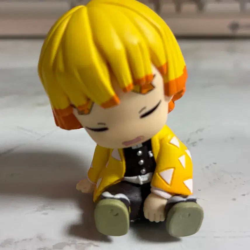 [BUNJANG] Demon Slayer Zenitsu Agatsuma Figure / 귀멸의 칼날 젠이츠 피규어