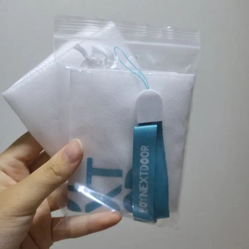 [BUNJANG] BOYNEXTDOOR Official Lightstick (Unsealed) / 보이넥스트도어 응원봉 (개봉) 판매합니다