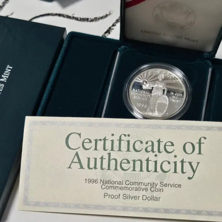 [BUNJANG] 1996 United States National Community Service Silver Proof Coin with Certificate of Authenticity and Case / 1996년 미국 국가 지역사회 봉사 기념 실버 프루프 은화 보증서/케이스 포함
