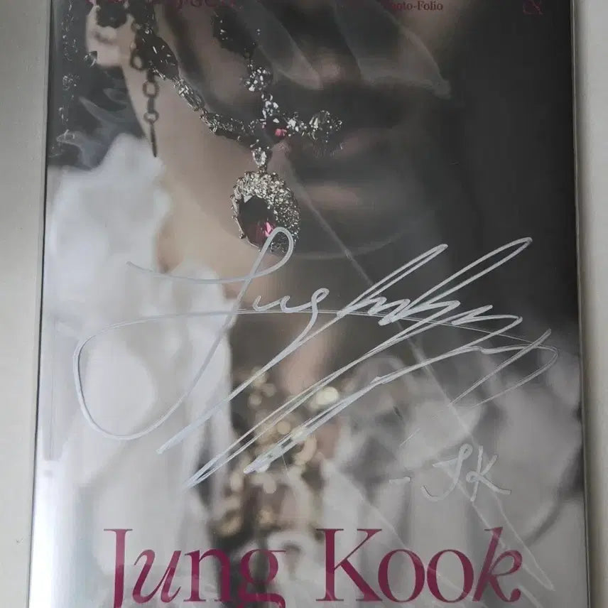 [BUNJANG] Jungkook (BTS) Autographed Personal Photobook / 정국 개인포토북 친필싸인 (방탄소년단)