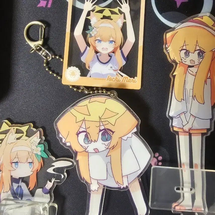 [BUNJANG] Blue Archive Chise Mari Acrylic Stand, Keychain, Monitor Stand Bundle Set / 블루아카이브 이오치 마리 아크릴스탠드, 키링, 모니터거치대 일괄