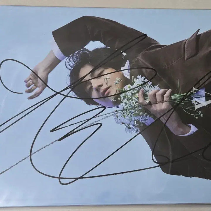 [BUNJANG] BTS V Autographed Personal Photobook / 뷔 개인포토북 친필싸인 (방탄소년단)