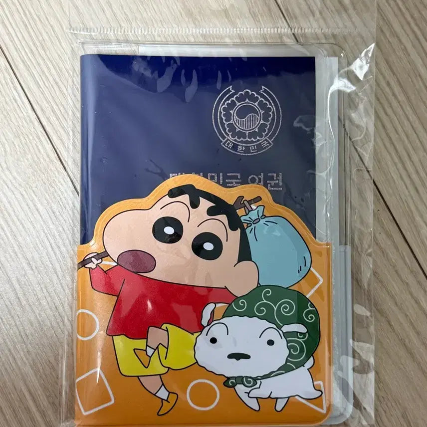 [BUNJANG] Crayon Shin-chan Shinnosuke &amp; Shiroi Dog Passport Case / [미개봉 새상품] 짱구는 못말려 짱구&amp;흰둥이 여권 케이스 / 여권 커버