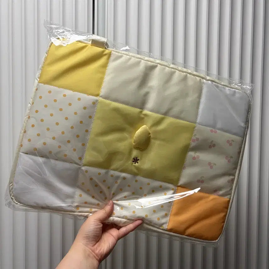 [BUNJANG] Sanrio Pompompurin Overseas Edition Birthday Series Laptop Pouch / 산리오 폼폼푸린 해외판 생일시리즈 노트북 파우치