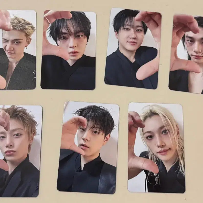 [BUNJANG] Stray Kids Run 2 U 7-Type Bundle Set Photocard / 8/1 스테이생일 스트레이키즈 런잇 입장포카 7종 일괄