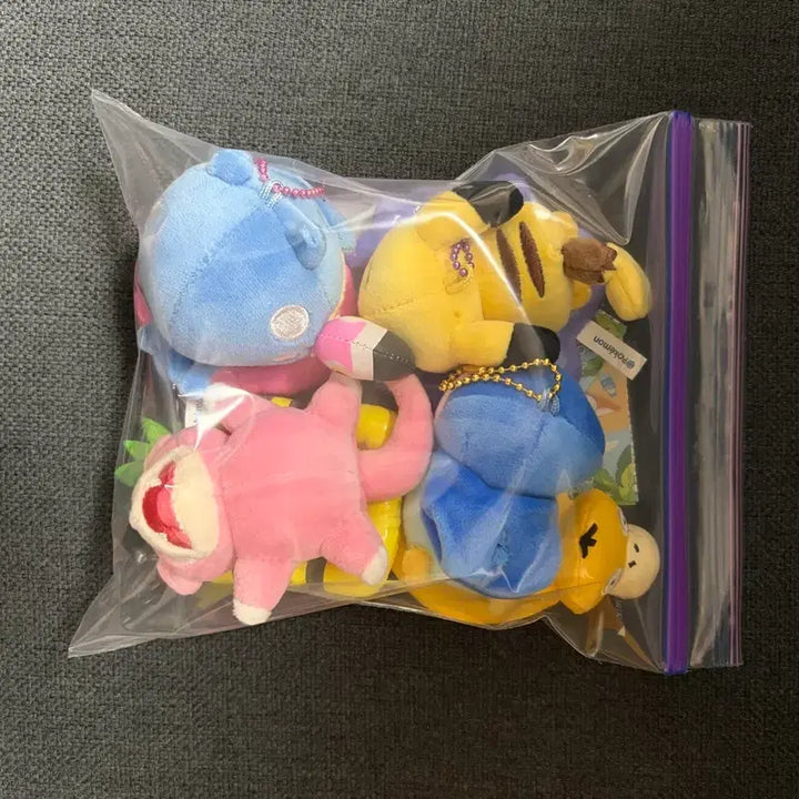 [BUNJANG] Pokemon Relaxing Vacation Gacha Tube Mascot Collection Set of 4 / 포켓몬 부산 팝업 느긋느긋 바캉스 가챠 튜브 마스코트 콜렉션 피카츄 데굴레오 야돈 팽도리 4종 세트