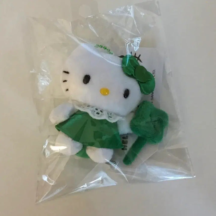 [BUNJANG] Hello Kitty 50th Anniversary Four-Leaf Clover Keyring / 헬로키티 50주년 네잎클로버 키링