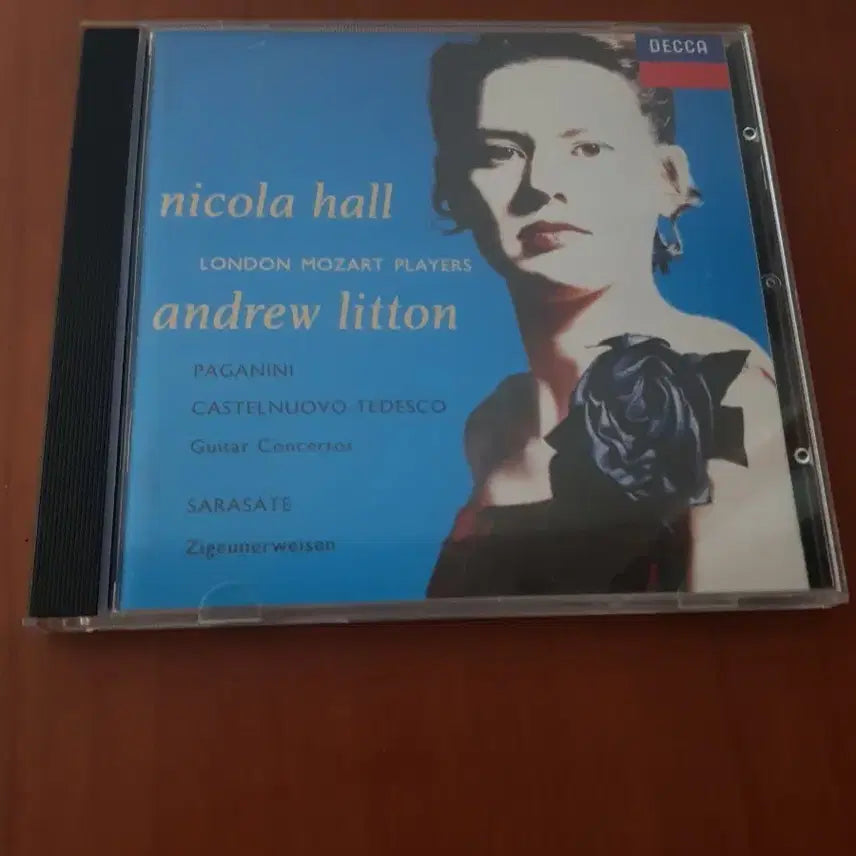 [BUNJANG] Nicola Hall "Concertos for Guitar" Classical CD / 클래식기타연주음악 니콜라 홀 Nicola Hall 파가니니 협주곡 사라사테 카스텔누오보테데스코 기타협주곡 앤드류리튼 클래식cd