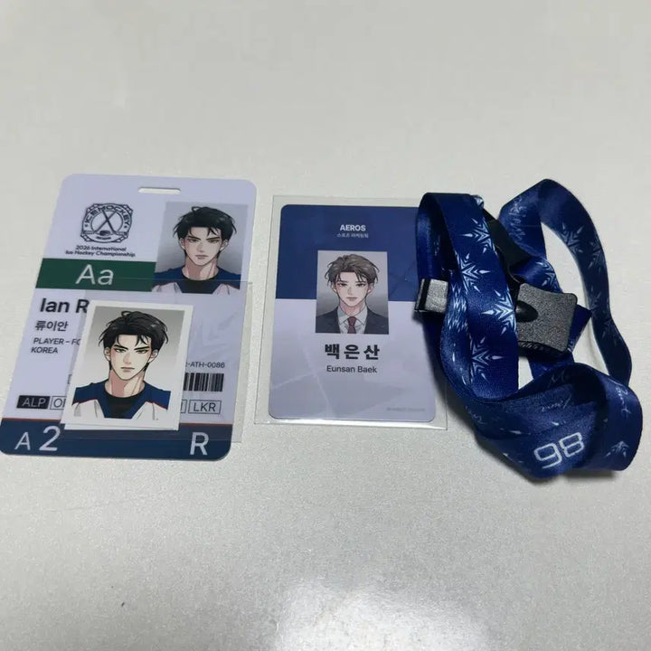 [BUNJANG] Cafe Rebom Haebingseon Employee ID &amp; Diorama Bundle Set / 해빙곡선 카페레봄 굿즈 일괄 양도 판매
