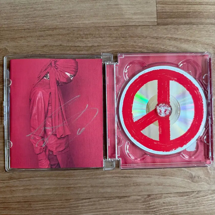 [BUNJANG] G-Dragon COUP D’ETAT Autographed Not For Sale Red Album Bundle Set / [양도] 지드래곤 G-DRAGON COUP DETAT 쿠데타 친필사인 비매 앨범 풀구성
