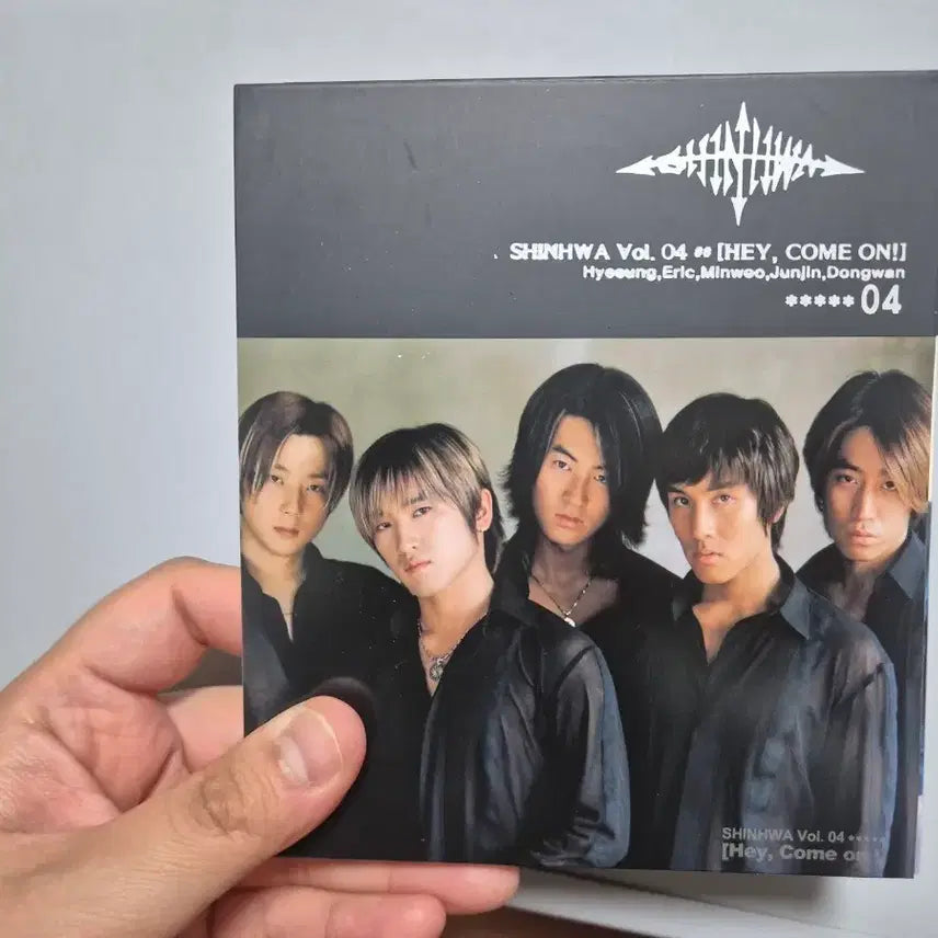 [BUNJANG] Shinhwa 4th Album [Hey, Come On!] / 신화 4집 앨범 [Hey, Come On!]