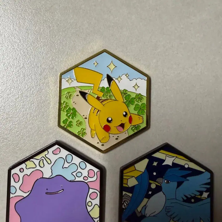 [BUNJANG] Angel-in-us Coffee x Krispy Kreme Pokémon Metal Magnet Set (11 Types, Includes Golden Pikachu) / (미사용) 롯데 엔젤리너스 크리스피크림 포켓몬스터 메탈 마그넷 11종 히든 황금 피카츄