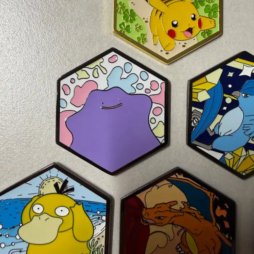 [BUNJANG] Angel-in-us Coffee x Krispy Kreme Pokémon Metal Magnet Set (11 Types, Includes Golden Pikachu) / (미사용) 롯데 엔젤리너스 크리스피크림 포켓몬스터 메탈 마그넷 11종 히든 황금 피카츄