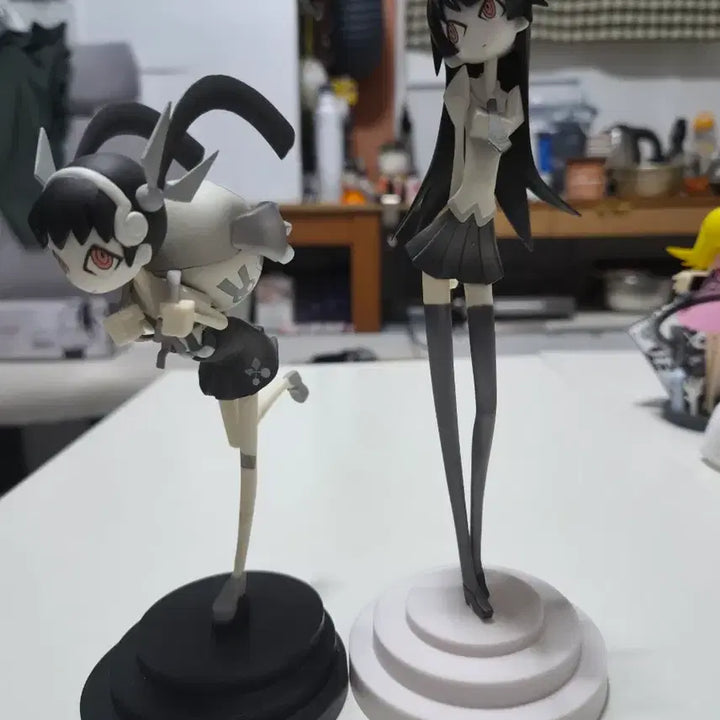 [BUNJANG] Ueda Hajime Monogatari Limited Edition Figures (Set of 3) / 예약완료)))))모노가타리 한정판 우에다하지메 피규어 3종 전시용 팝니다