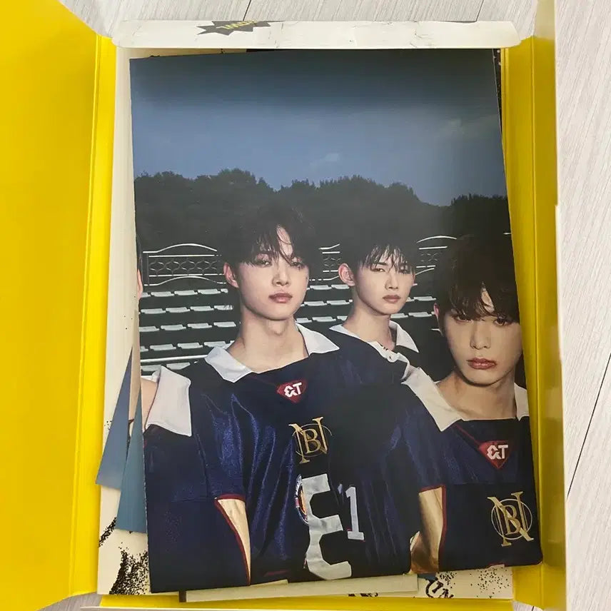 [BUNJANG] ENHYPEN FIRST HOWLING Album (Harua Photocard Included) / 앤팀 앨범 first howling (하루아 포카 O) (CD X)