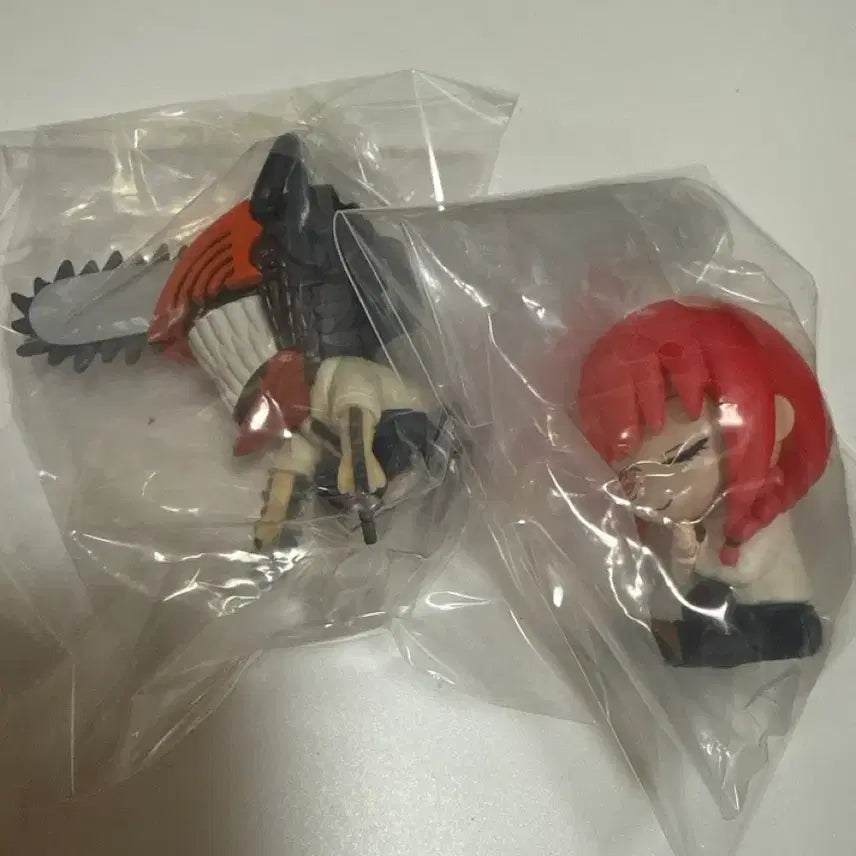 [BUNJANG] Chainsaw Man Shoulder Bump Mini Figures Bundle (Denji, Makima) / 2개일괄 체인소맨 가챠 어깨쿵 어깨꿍 미니 피규어 덴지 마키마