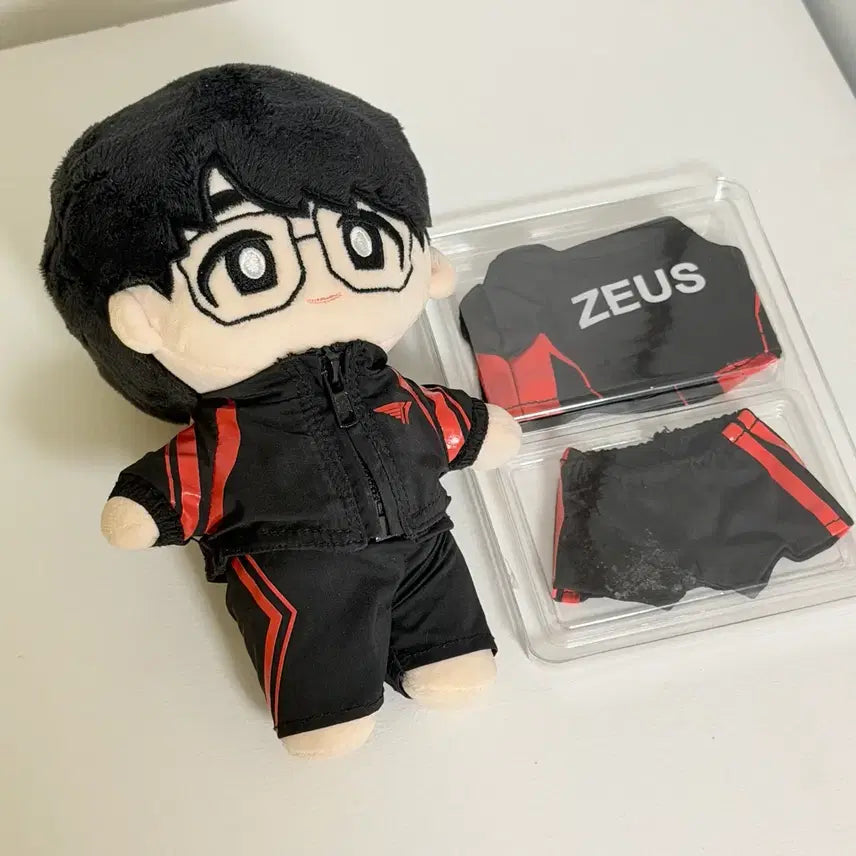 [BUNJANG] T1 Zeus Uniform Set Doll / T1 티원 제우스 유니폼 세트 인형