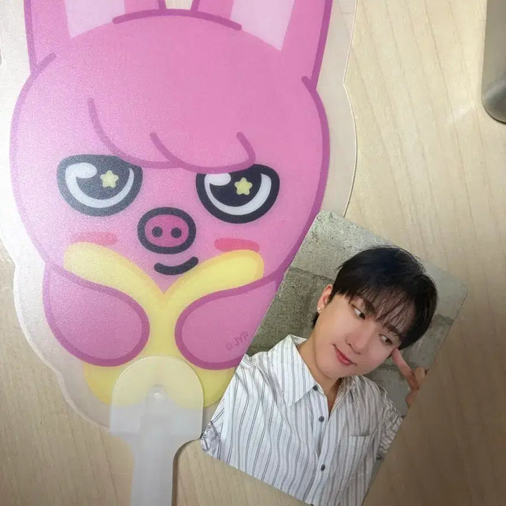 [BUNJANG] Stray Kids THIS&amp;THAT Concert Soundwave POB Changbin + Entry Fan Bundle Set / 스트레이키즈 THIS&amp;THAT 콘서트 사웨 특전 창빈 + 입장부채
