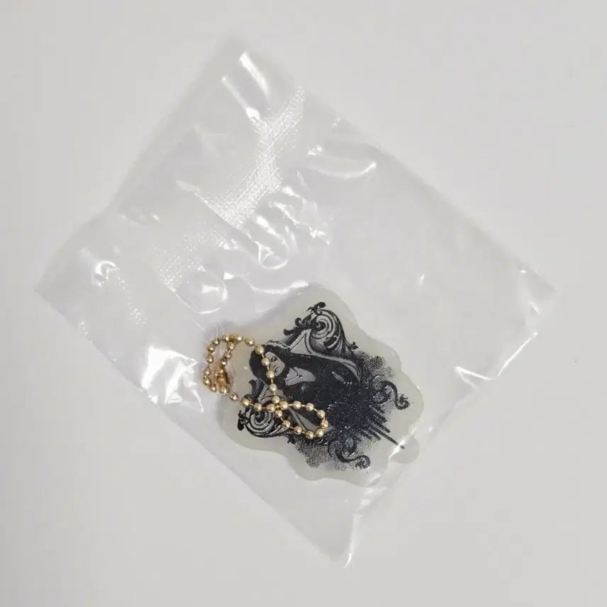 [BUNJANG] Harry Potter Glow-in-the-Dark Gachapon Keychain Bellatrix / 해리포터 가챠 야광 키링 벨라트릭스