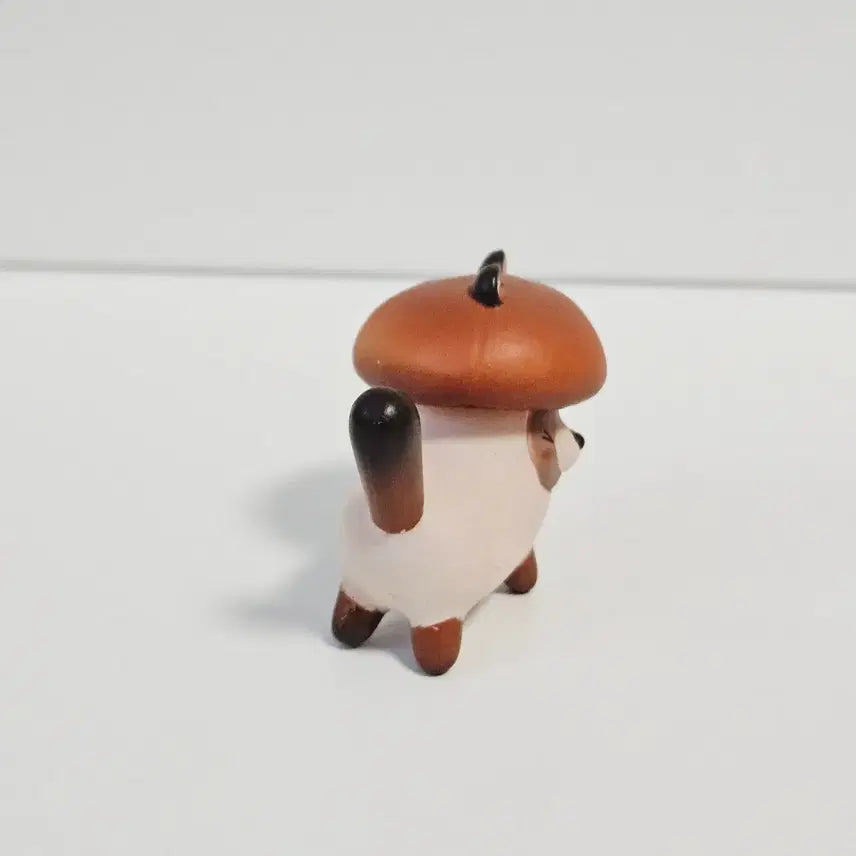 [BUNJANG] Raccoon Figurine with Mushroom Hat / 버섯 모자 너구리 피규어