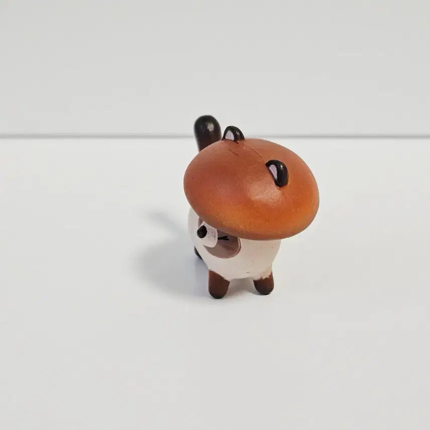 [BUNJANG] Raccoon Figurine with Mushroom Hat / 버섯 모자 너구리 피규어