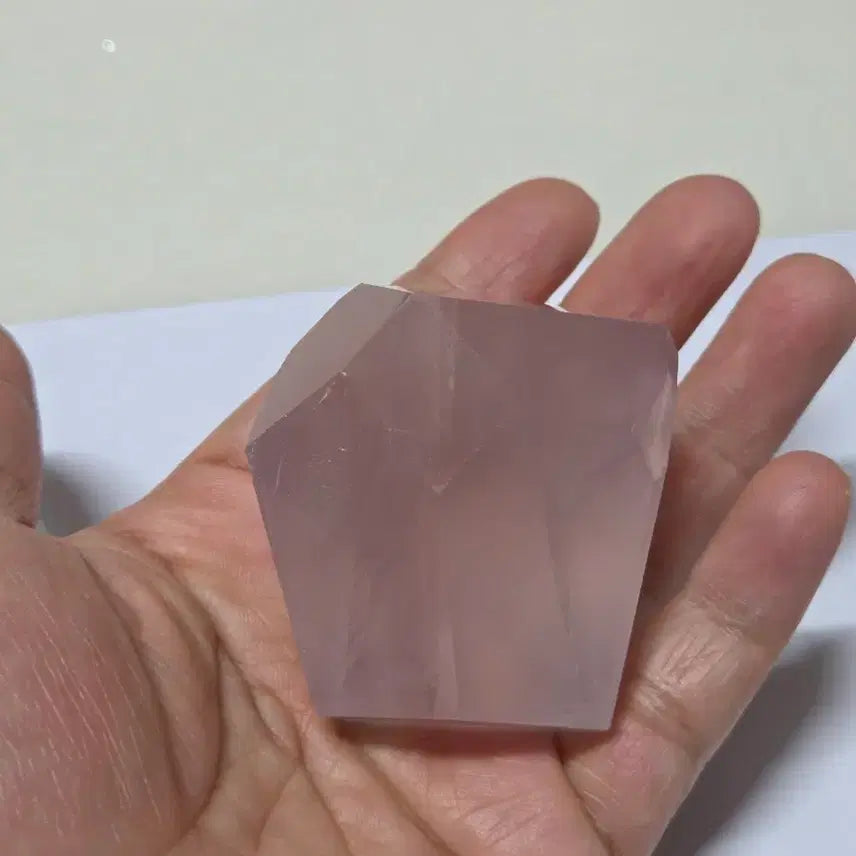[BUNJANG] Natural Rose Quartz Multi-Faceted Freeform Object 110.7g / [천연원석] 영롱한 분홍빛 로즈쿼츠(장미수정) 다면 프리폼 오브제 110.7g