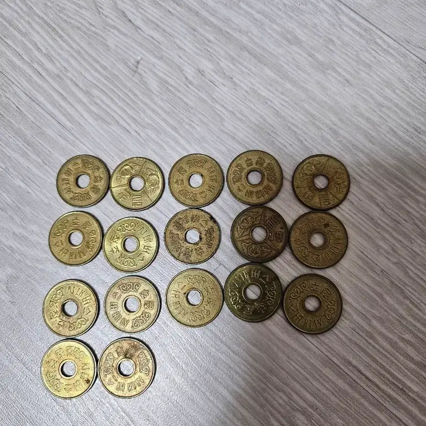 [BUNJANG] Vintage Bus Token Bundle (17 pcs) / 옛날 버스 토큰 일반 17개